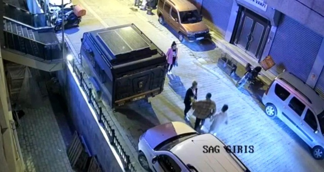 Evde kaçan kız kardeşleri otele yerleştirdi, dayak yedi Evde kaçan kız kardeşleri otele yerleştirdi, dayak yedi