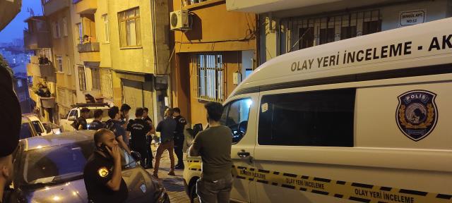 Kağıthane'de öldürülen ev sahibinin oğlu: Tartışma kira yüzünden çıkmadı, evde kadın ticareti yapıldığını öğrendik Kağıthane'de öldürülen ev sahibinin oğlu: Tartışma kira yüzünden çıkmadı, evde kadın ticareti yapıldığını öğrendik
