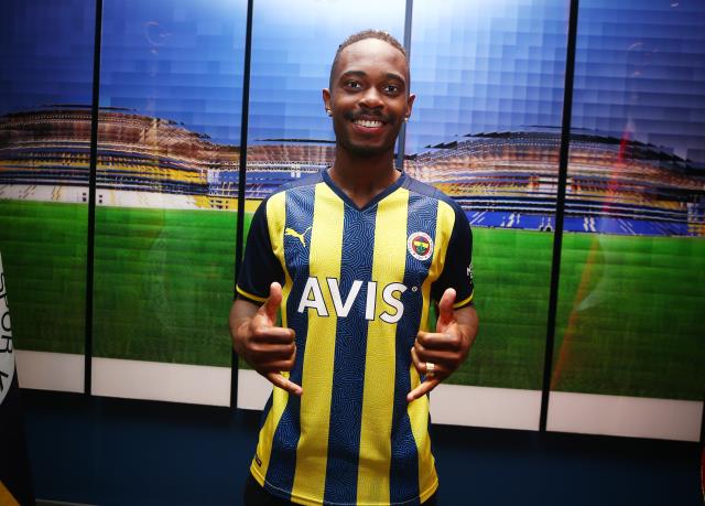 Son Dakika: Lincoln Henrique resmen Fenerbahçe'de! 4 yıllık sözleşme Son Dakika: Lincoln Henrique resmen Fenerbahçe'de! 4 yıllık sözleşme
