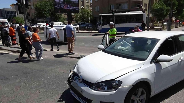 Noterden aracın devrini aldıktan dakikalar sonra kaza yaptı Noterden aracın devrini aldıktan dakikalar sonra kaza yaptı