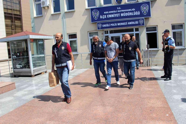 Ormanlık alanda boşandığı eşine tecavüz etmeye çalıştığı iddiasıyla hakim karşısına çıktı, dava ertelendi Ormanlık alanda boşandığı eşine tecavüz etmeye çalıştığı iddiasıyla hakim karşısına çıktı, dava ertelendi