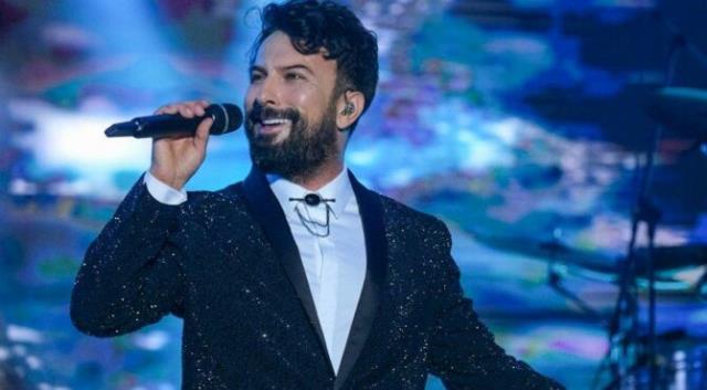 Tuğba Ekinci, 3 yıl sonra konser veren Tarkan'a eleştiri: Şarkı söylemekten bıkmış Tuğba Ekinci, 3 yıl sonra konser veren Tarkan'a eleştiri: Şarkı söylemekten bıkmış