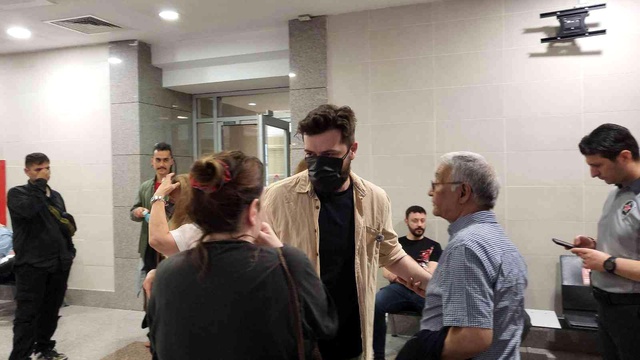 Türk bayrağının üzerine çirkin figür çizen şahıs, hapis cezasına çarptırıldı Türk bayrağının üzerine çirkin figür çizen şahıs, hapis cezasına çarptırıldı