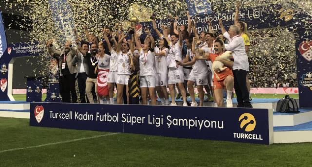 Türkiye Kadın Futbol Süper Ligi şampiyonu ALG Spor, Guinness Rekorlar Kitabı'na başvuracak Türkiye Kadın Futbol Süper Ligi şampiyonu ALG Spor, Guinness Rekorlar Kitabı'na başvuracak