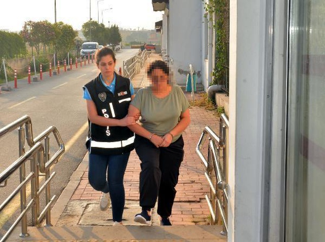 Hastaların ilaçlarını vermeyip, satan şebekeye operasyon; 7 gözaltı Hastaların ilaçlarını vermeyip, satan şebekeye operasyon; 7 gözaltı