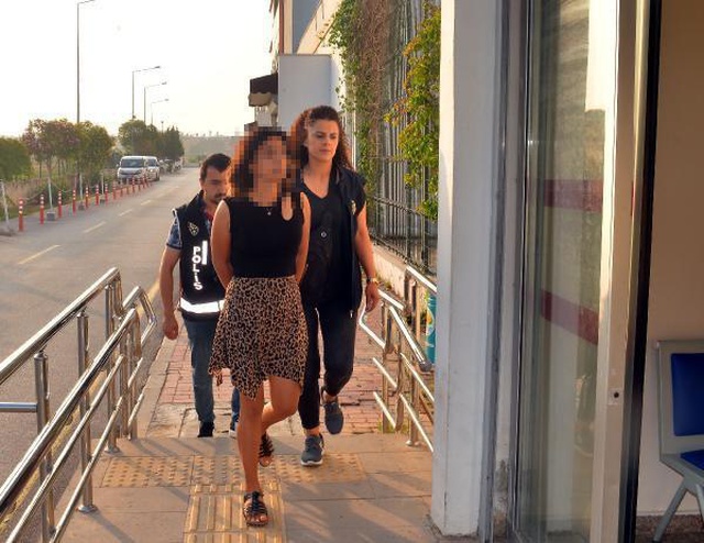 Hastaların ilaçlarını vermeyip, satan şebekeye operasyon; 7 gözaltı Hastaların ilaçlarını vermeyip, satan şebekeye operasyon; 7 gözaltı