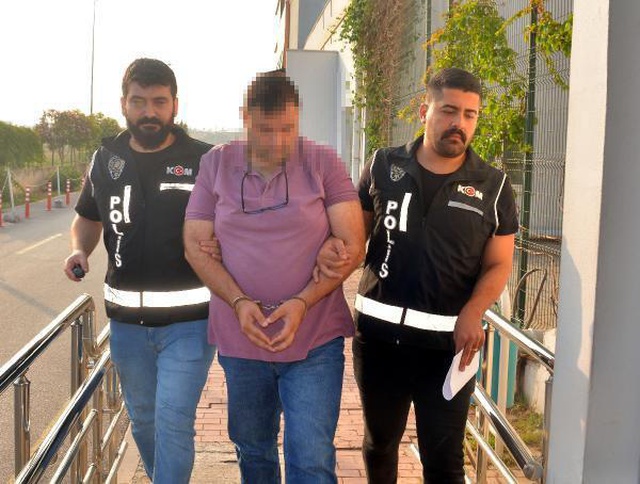 Hastaların ilaçlarını vermeyip, satan şebekeye operasyon; 7 gözaltı Hastaların ilaçlarını vermeyip, satan şebekeye operasyon; 7 gözaltı