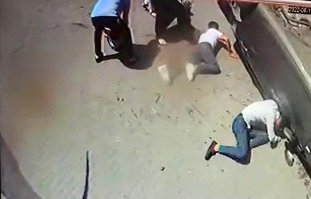 Baba ve oğlu ölümden kıl payı kurtuldu Baba ve oğlu ölümden kıl payı kurtuldu