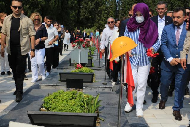 'Çiftçimiz fiyatlardan dolayı hayvanlarına oruç tutmayı öğretti' diyen Akşener'e vatandaştan tepki 'Çiftçimiz fiyatlardan dolayı hayvanlarına oruç tutmayı öğretti' diyen Akşener'e vatandaştan tepki