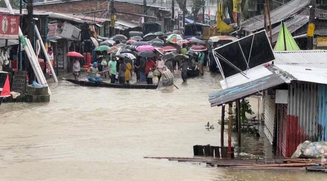 Hindistan ve Bangladeş'te muson yağmurları hayatı felç etti: 34 ölü