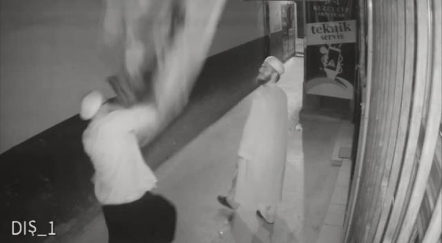 Atatürk'lü Türk bayrağına saldıran şüpheli: Kötü niyetim yoktu