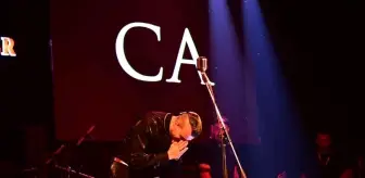Cem Adrian Bursa dinleyicisini performansıyla etkiledi