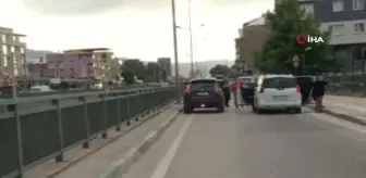 Son dakika haber | Yol verme kavgasında ortalık savaş alanına döndü