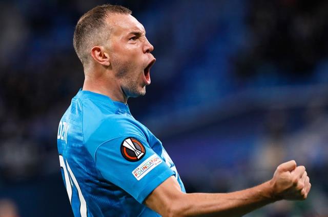 Artem Dzyuba, Fenerbahçe'nin yeni golcüsü oluyor! Sözleşme detayları bile ortaya çıktı Artem Dzyuba, Fenerbahçe'nin yeni golcüsü oluyor! Sözleşme detayları bile ortaya çıktı