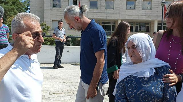Pınar Gültekin'in katiline verilen 23 yıllık hapis cezasına tepkiler dinmiyor Pınar Gültekin'in katiline verilen 23 yıllık hapis cezasına tepkiler dinmiyor