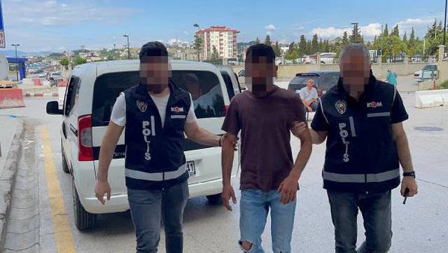 SGK'yı 24 milyon TL zarara uğratan çeteye operasyon: 51 gözaltı SGK'yı 24 milyon TL zarara uğratan çeteye operasyon: 51 gözaltı