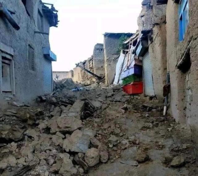 6 büyüklüğündeki depremle sarsılan Afganistan'da durum ağırlaşıyor! Hayatını kaybedenlerin sayısı 1000'e yükseldi 6 büyüklüğündeki depremle sarsılan Afganistan'da durum ağırlaşıyor! Hayatını kaybedenlerin sayısı 1000'e yükseldi