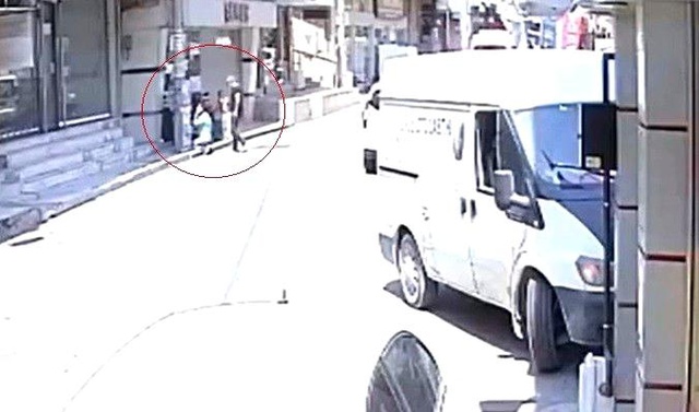 Anaokulunda 'kayıp' skandalı: Kaybolan 3 çocuk saatler sonra bulundu Anaokulunda 'kayıp' skandalı: Kaybolan 3 çocuk saatler sonra bulundu