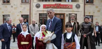 Kültür ve Turizm Bakan Yardımcısı Nadir Alpaslan, Bayburt'ta ziyaretlerde bulundu