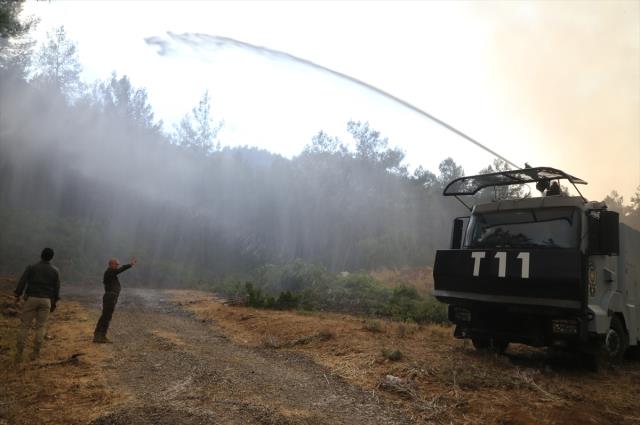 Marmaris'teki orman yangını kuzey bölgeleri esir aldı! 20 ev boşaltıldı