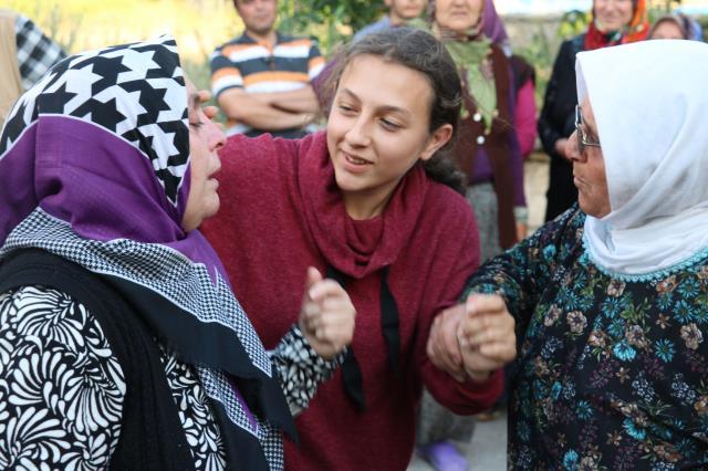 Son dakika! Şiddet uygulayan kocasını öldüren Fatma tahliye edildi, kayınvalidesi sevinçten ağladı (2)