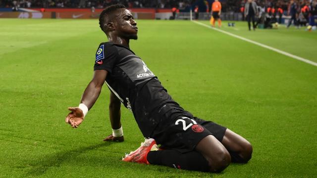 Yer yerinden oynayacak! Galatasaray, PSG'nin yıldız orta saha oyuncusunu İstanbul'a getiriyor