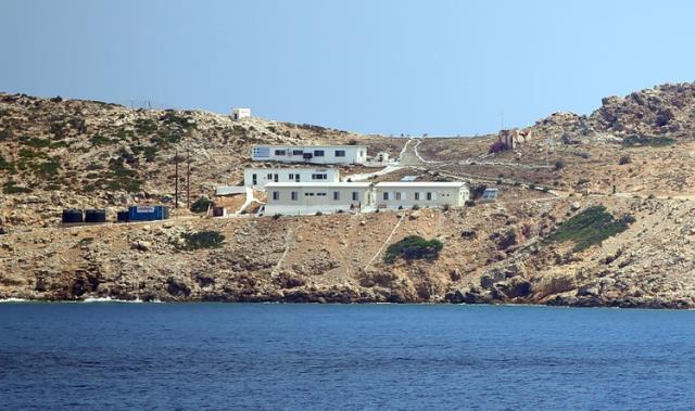 Yunan burnumuzun dibinde tehlikeli bir oyun oynuyor! Keçi Adası'na ağır silahlar ve asker yığdılar