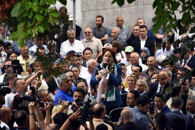 Akşener'den emekli maaşı vaadi: En düşük emekli maaşını asgari ücret seviyesine getireceğiz Akşener'den emekli maaşı vaadi: En düşük emekli maaşını asgari ücret seviyesine getireceğiz