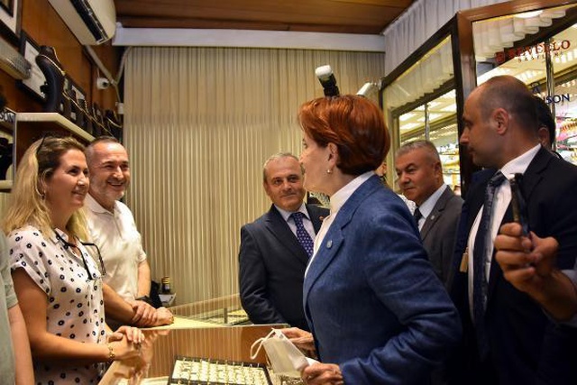 Akşener'den emekli maaşı vaadi: En düşük emekli maaşını asgari ücret seviyesine getireceğiz Akşener'den emekli maaşı vaadi: En düşük emekli maaşını asgari ücret seviyesine getireceğiz