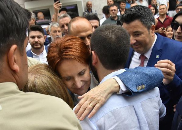 Akşener'den emekli maaşı vaadi: En düşük emekli maaşını asgari ücret seviyesine getireceğiz Akşener'den emekli maaşı vaadi: En düşük emekli maaşını asgari ücret seviyesine getireceğiz