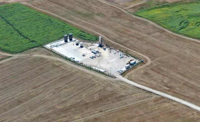 Daha önce yabancı şirketin 'Petrol yok' diyerek kapattığı kuyudan petrol fışkırdı Daha önce yabancı şirketin 'Petrol yok' diyerek kapattığı kuyudan petrol fışkırdı