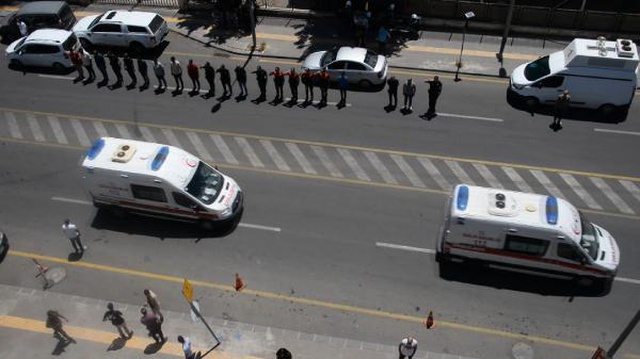 İçişleri: Lice'deki operasyonda 2 asker şehit oldu, 1 asker yaralı (2) İçişleri: Lice'deki operasyonda 2 asker şehit oldu, 1 asker yaralı (2)