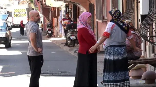 İstanbul'da kahreden olay: 2 buçuk yaşındaki kız çocuğu balkondan düşerek hayatını kaybetti İstanbul'da kahreden olay: 2 buçuk yaşındaki kız çocuğu balkondan düşerek hayatını kaybetti