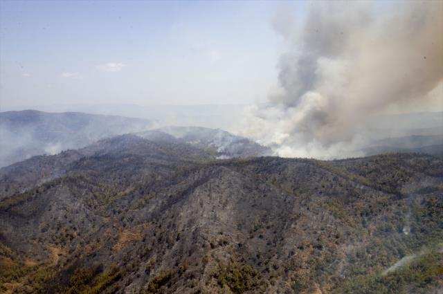 Marmaris'te orman yangının ilk başladığı nokta havadan görüntülendi, manzara yürek yakıyor