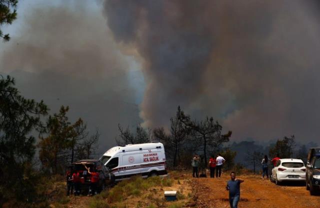 Marmaris yangınında 2. gün! Havadan müdahale 27 helikopter ve 14 uçakla yeniden başladı Marmaris yangınında 2. gün! Havadan müdahale 27 helikopter ve 14 uçakla yeniden başladı