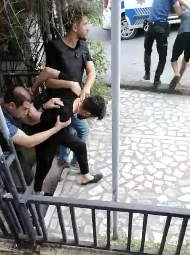 Şişli'de film gibi olay: Rehin alınan genç kadın servis elemanının ihbarıyla kurtarıldı