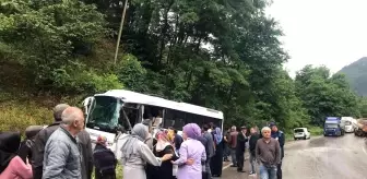 Son dakika haberleri | Ordu'da midibüs ile kamyon çarpıştı: 3 yaralı