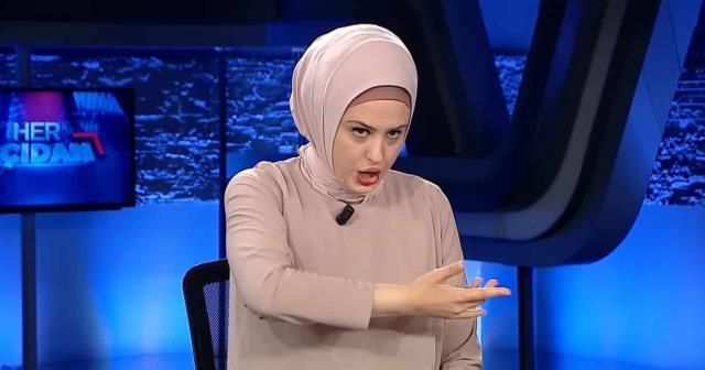 Canlı yayında cin çıkarma seansı yapan Pelin Hürman, kendisine 'Şarlatan' diyen ünlülere meydan okudu