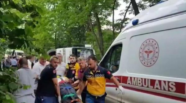 Son dakika... Ordu'da öğretim görevlilerinin midibüsü devrildi: Dekan öldü, 19 yaralı Son dakika... Ordu'da öğretim görevlilerinin midibüsü devrildi: Dekan öldü, 19 yaralı