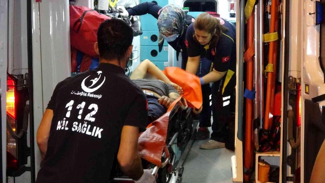 Misafirliği gittiği evde balkona çıkınca kurşun yağmuruna tutuldu
