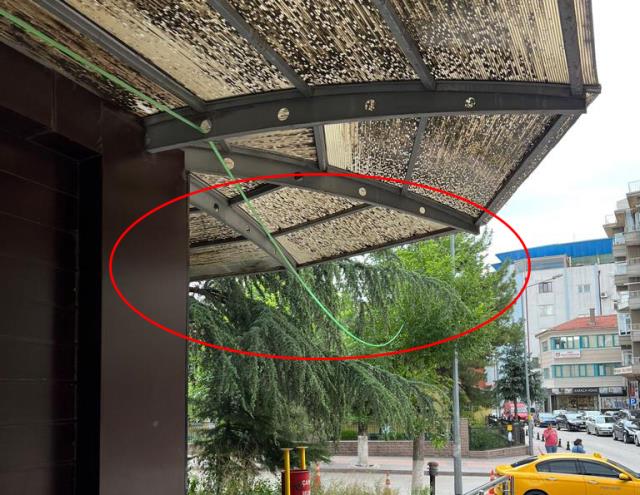 Çankırı Belediyesi sağlık ocağının suyunu kesti, çözümü karşı binadan hortum çekmekte buldular Çankırı Belediyesi sağlık ocağının suyunu kesti, çözümü karşı binadan hortum çekmekte buldular