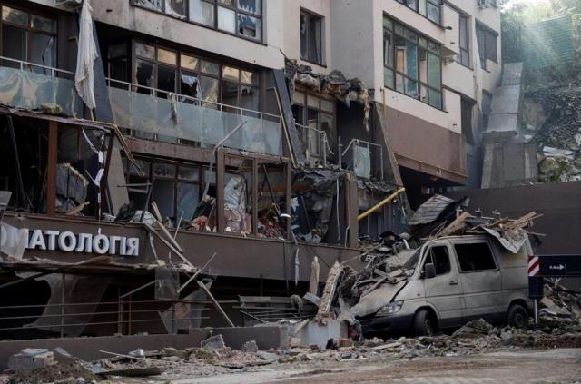 Rusya, Ukrayna'nın başkenti Kiev'i vurdu! Art arda füzeler ateşlendi, ortalık yangın yerine döndü Rusya, Ukrayna'nın başkenti Kiev'i vurdu! Art arda füzeler ateşlendi, ortalık yangın yerine döndü