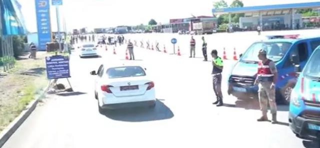 Mayın tartışması alevleniyor! Özdağ'dan Bakan Soylu'ya: Şimdi sınıra gidiyorum, hadi engelle de görelim Mayın tartışması alevleniyor! Özdağ'dan Bakan Soylu'ya: Şimdi sınıra gidiyorum, hadi engelle de görelim