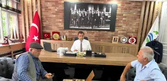 Gölbaşı'nda belediyeyi ziyaret edenlere 'jelibon' ikramı