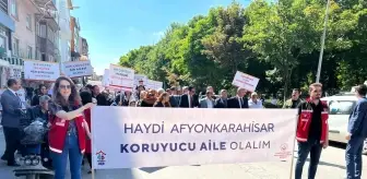 Afyonkarahisar'da 'Koruyucu Aile Modeline' yürüyerek dikkat çektiler