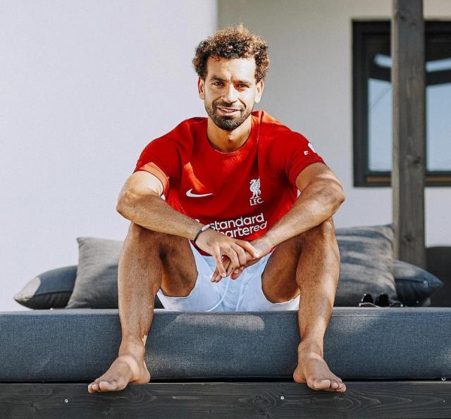 Salah, Liverpool'da kaldı! Yıldız futbolcu sözleşmesini 2025 yılına kadar uzattı Salah, Liverpool'da kaldı! Yıldız futbolcu sözleşmesini 2025 yılına kadar uzattı