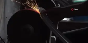Altından kılıç yapıp yurt dışına satıyor