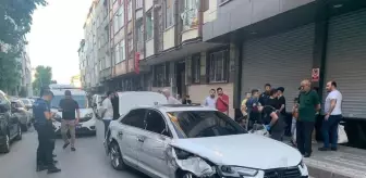 Sultangazi'de iki çocuk lüks aracı çalıp ortalığı birbirine kattı
