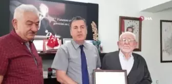 84 yaşındaki esnaf, gazeteye ilan vererek çalıştırdığı kişilerle helalleşmek istedi