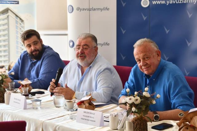 Aydın'da faaliyet gösteren inşaat firması Yavuzlar, sektörle ilgili basın toplantısı düzenledi
